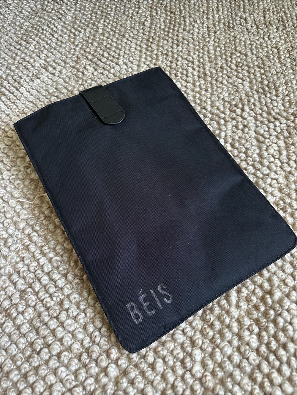 BEIS NWOT Black Laptop Sleeve with Tab Closure